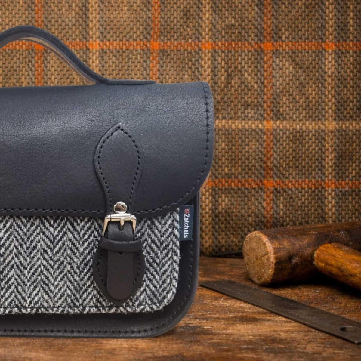 Midi Tannery & Tweed Satchel - Black - Bascora
