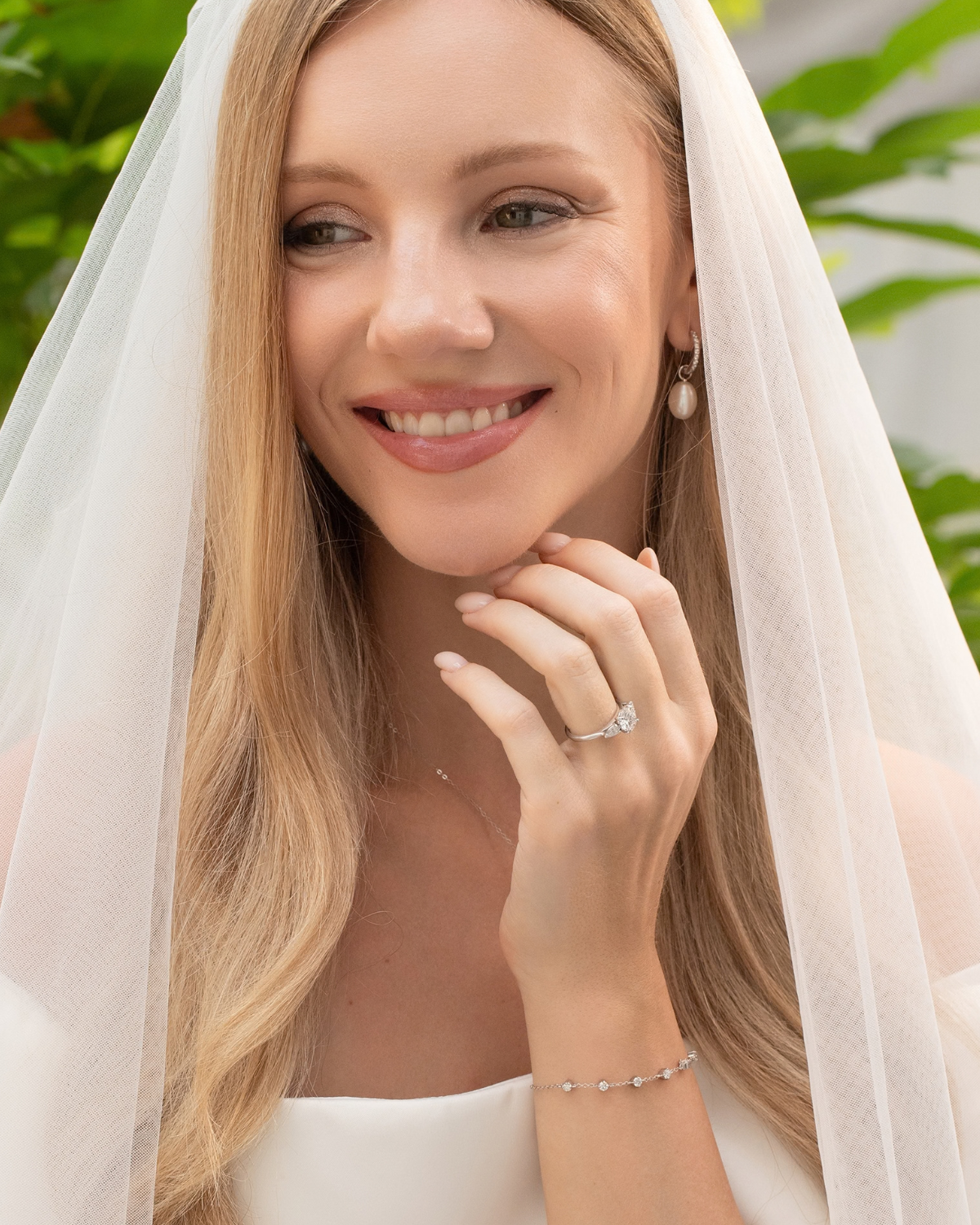 Vianne Jewellery 2ct Round Moissanite Three Stone Engagement Ring in Sterling Silver