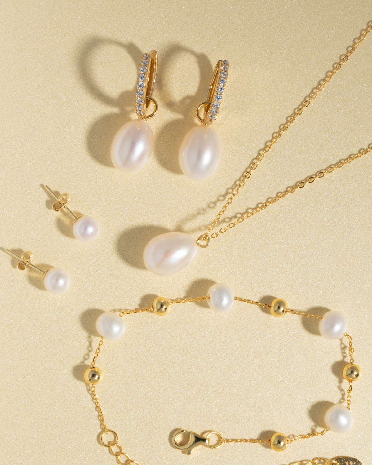 Vianne Jewellery Pearl Everyday Jewellery Set in 18k Gold Vermeil