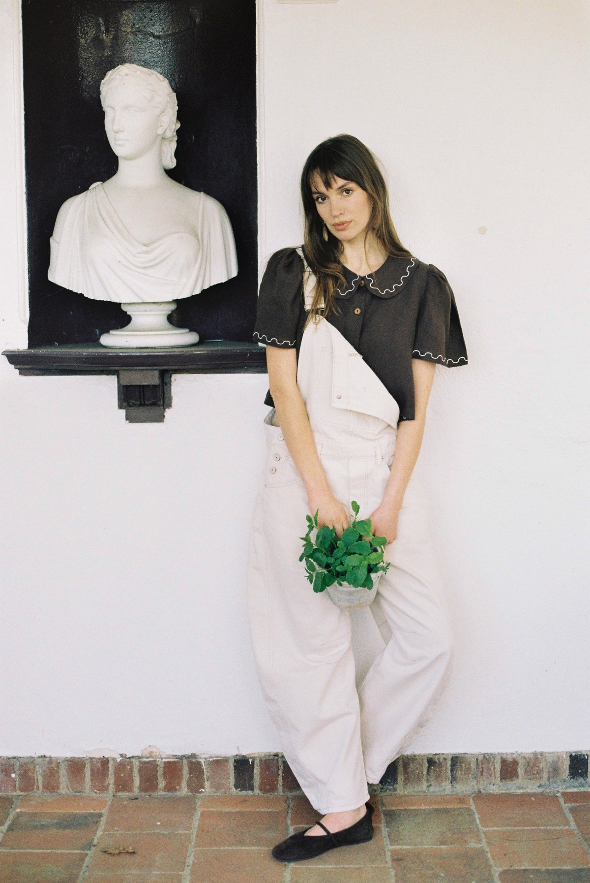 Má + Lin Frances Linen Cropped Blouse with Embroidered Trims - Chocolate