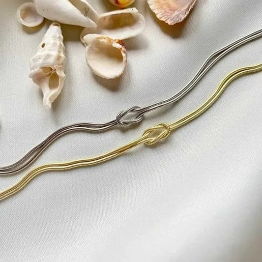 Savaé Design Snake Chain Knot Bracelet
