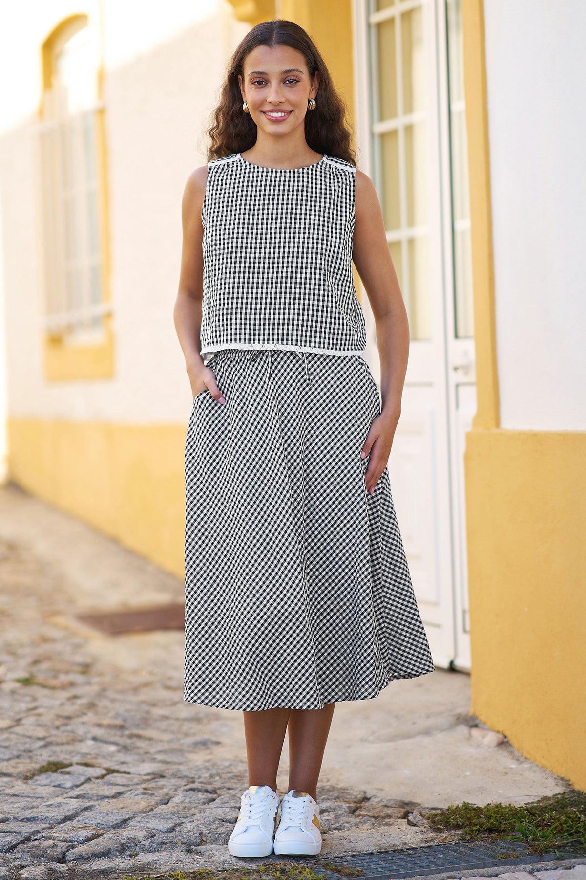 Black Gingham Cotton Top With Lace Trims - Bascora