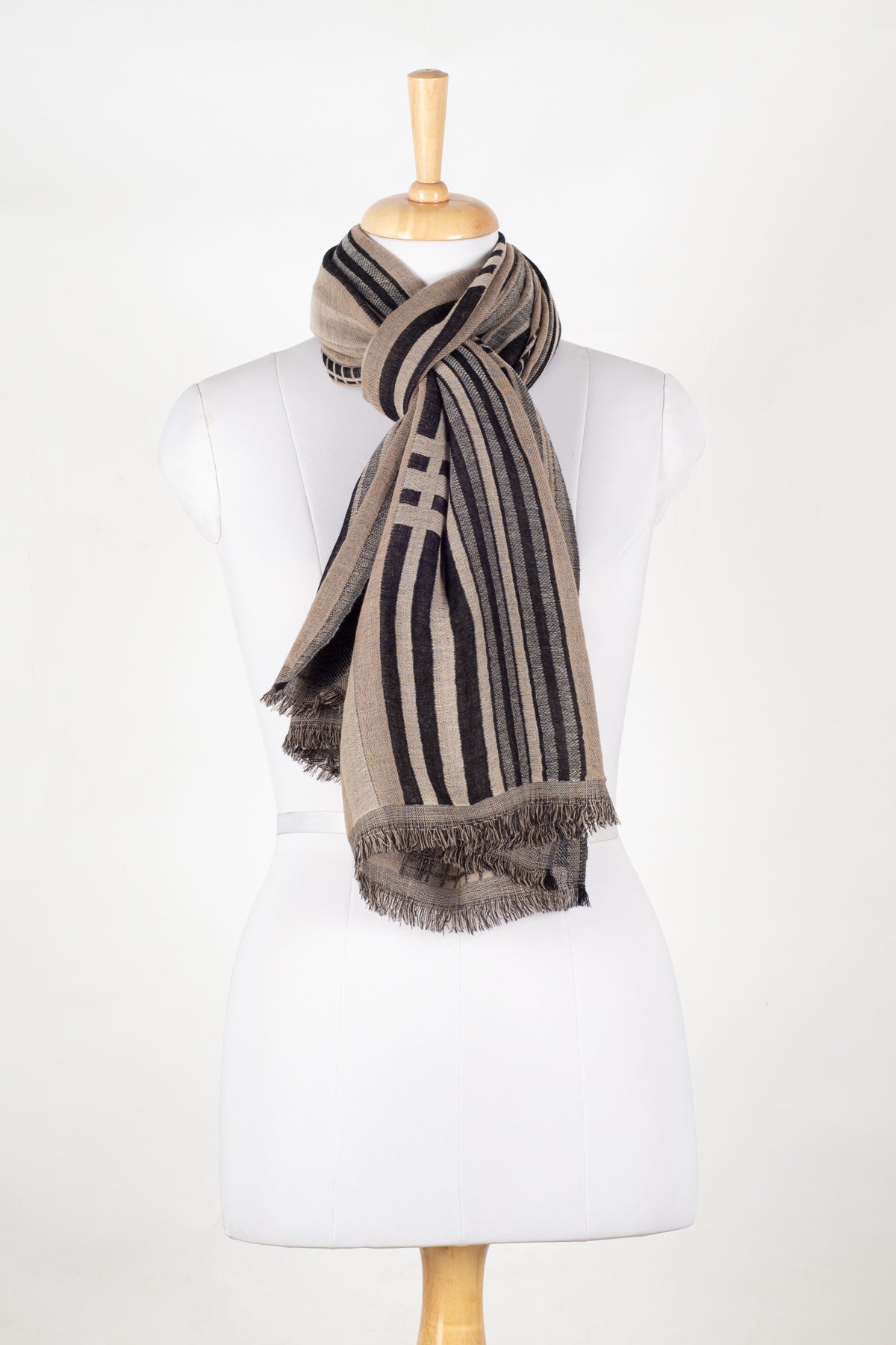Checks & Stripes Abstract Fine Wool Jacquard Scarf – Black - Bascora