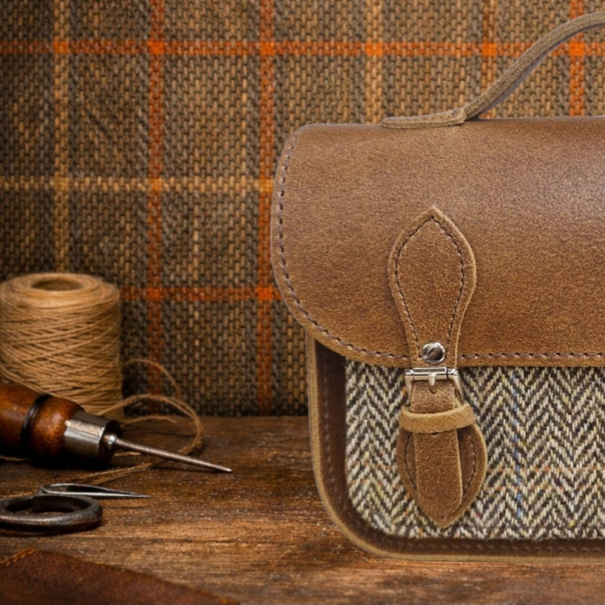 Midi Tannery & Tweed Satchel - Tan - Bascora