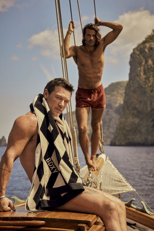 The Wrap Towel – Mirrorzag Black - Bascora